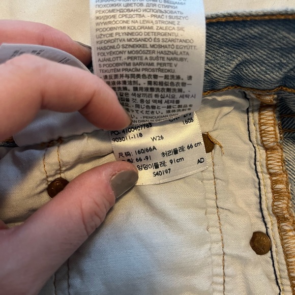 Levi’s 501 Shorts - Picture 5 of 6